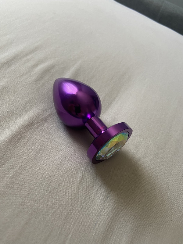 Metal jewelled butt plug (used) ??
